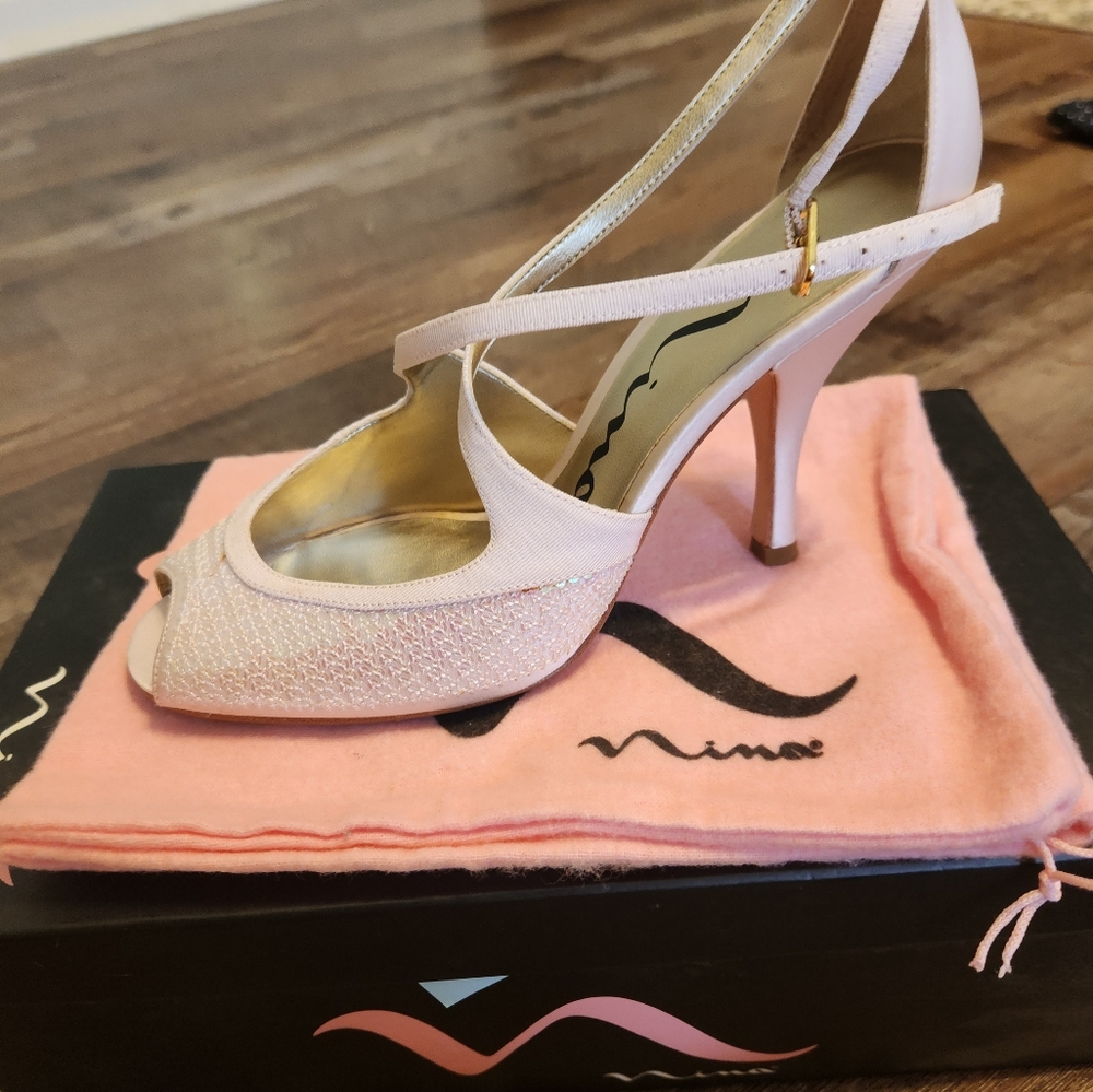 Nina Size 7 Olympia baby pink sequin heeal